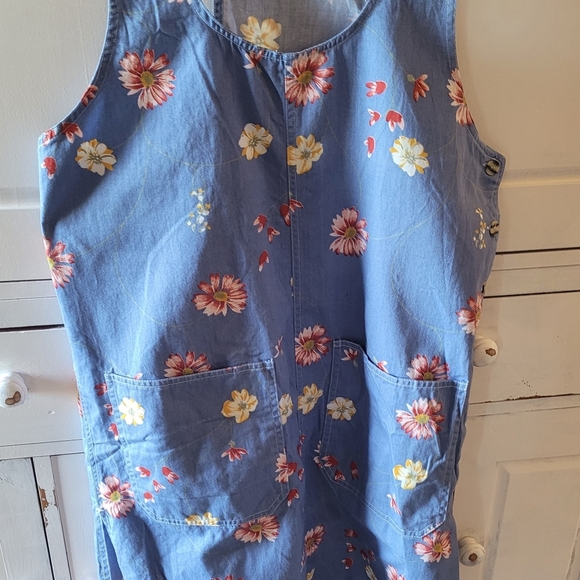 Carolina Bay Vintage Floral Chambrey Scoop Neck Front Pockets Size Medium - Picture 4 of 5
